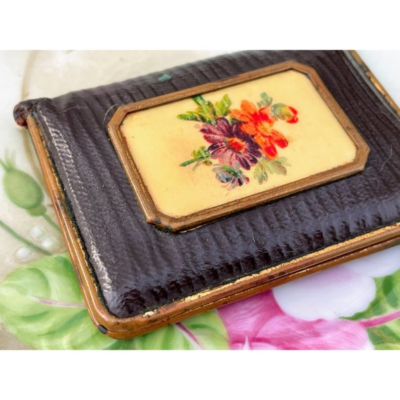 Antique Leather Floral Celluoid Make-up compact - Picture 7 of 8